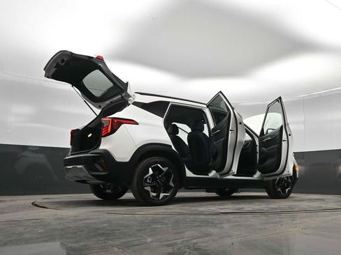 Used 2025 Kia Seltos S image 42