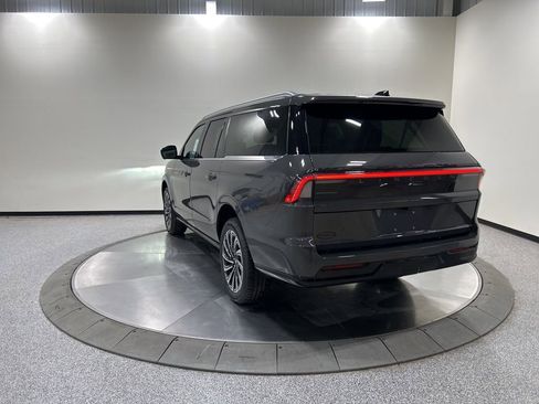 New 2026 Lincoln Navigator L Black Label AWD/4WD image 8