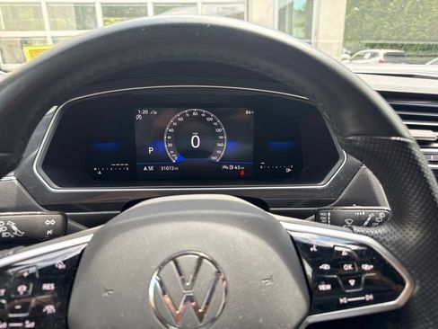 Used 2022 Volkswagen Tiguan SE R-Line AWD/4WD image 13