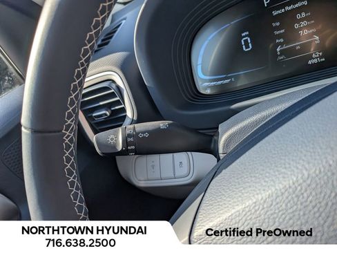 Used 2025 Hyundai Venue Limited FWD image 27