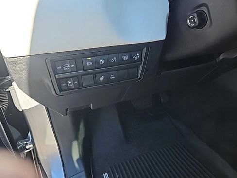 Used 2024 Toyota Sequoia Capstone image 11