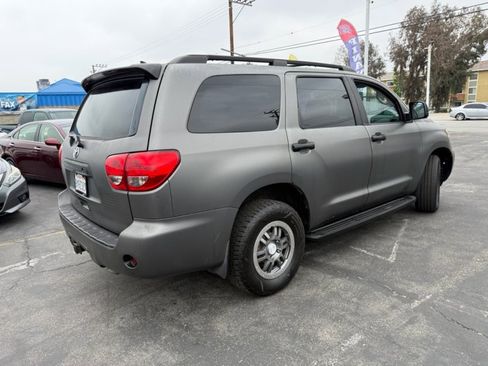 Used 2011 Toyota Sequoia SR5 w/ Premium Pkg RWD image 10