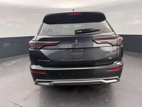 New 2025 Mitsubishi Outlander SE image 4