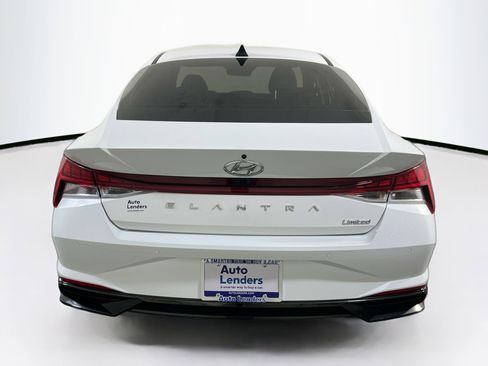 Used 2021 Hyundai Elantra Limited image 6