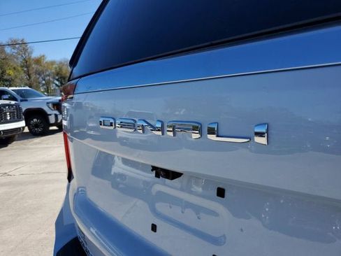 New 2026 GMC Yukon XL Denali w/ Sun & Power Step Package AWD/4WD image 9