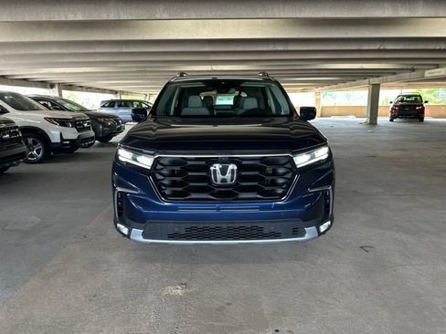 Certified 2025 Honda Pilot Elite image 2