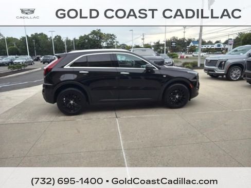 Used 2024 Cadillac XT4 Luxury w/ Cold Weather Package AWD/4WD image 4