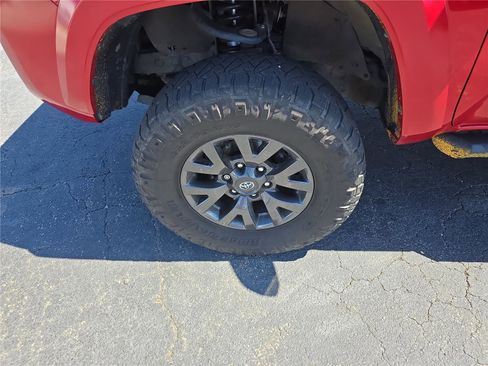 Used 2023 Toyota Tacoma SR5 w/ Technology Package image 11