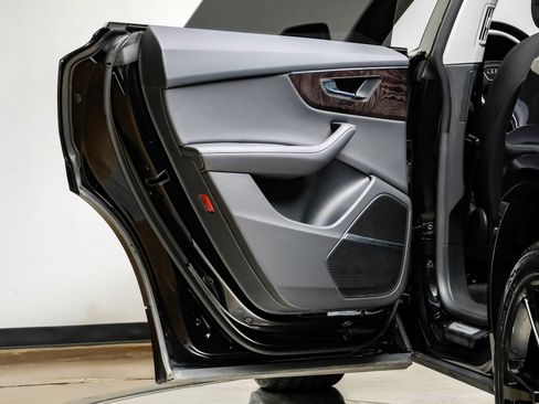 Used 2023 Audi Q8 Premium Plus w/ Premium Plus Package image 48