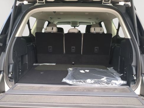 New 2026 Lincoln Navigator L Premier AWD/4WD image 23