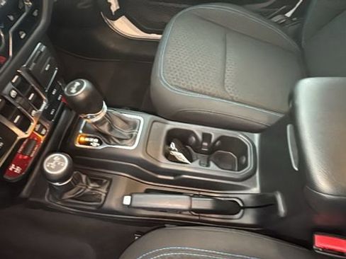 Used 2025 Jeep Wrangler Unlimited Rubicon 4xe w/ Convenience Group image 23