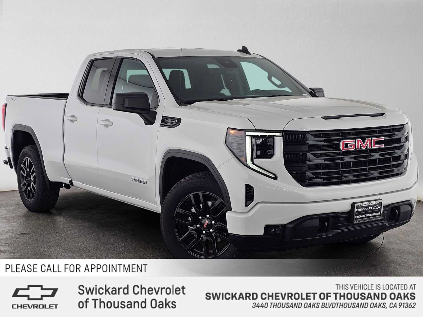Used 2025 GMC Sierra 1500 Elevation w/ Preferred Package AWD/4WD image 1