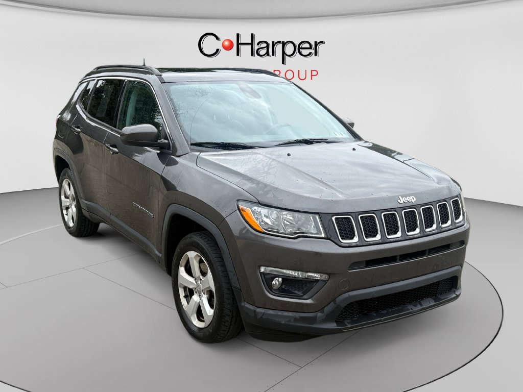 Used 2018 Jeep Compass Latitude w/ Cold Weather Group AWD/4WD image 1