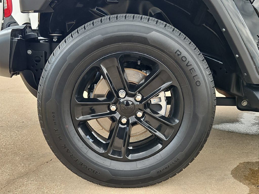 Used 2021 Jeep Wrangler Unlimited Sahara AWD/4WD image 35