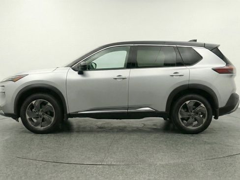 Used 2025 Nissan Rogue SV FWD image 5