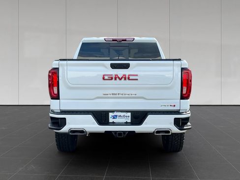 Used 2023 GMC Sierra 1500 AT4 w/ AT4 Premium Package AWD/4WD image 4