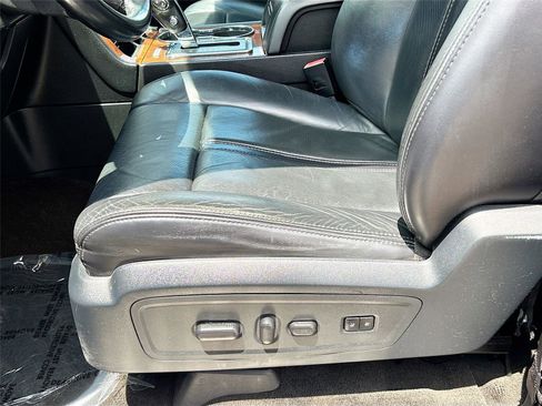 Used 2016 Lincoln Navigator L Select RWD image 19