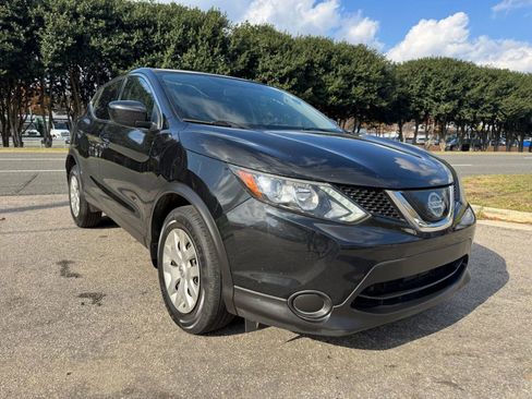 Used 2019 Nissan Rogue Sport S FWD image 2