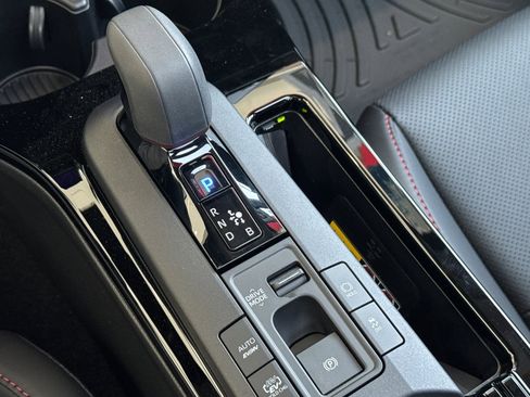 Certified 2025 Toyota Prius Plug-In Hybrid image 25