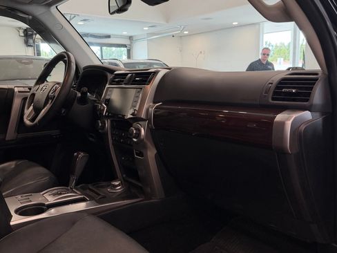 Used 2022 Toyota 4Runner Limited AWD/4WD image 13