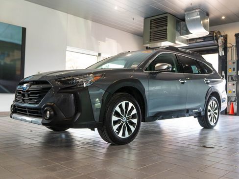 Used 2024 Subaru Outback Touring XT AWD/4WD image 3