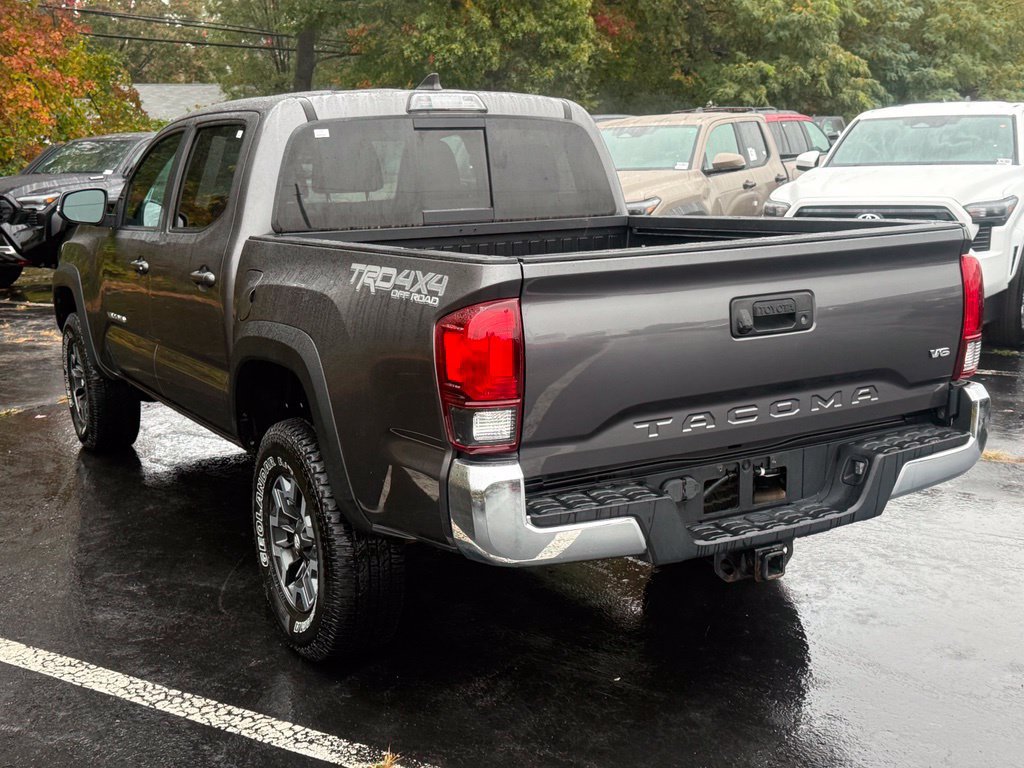 Used 2019 Toyota Tacoma TRD Off-Road AWD/4WD image 5