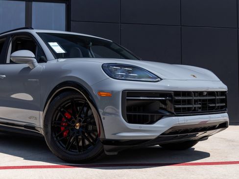 Certified 2026 Porsche Cayenne GTS image 9