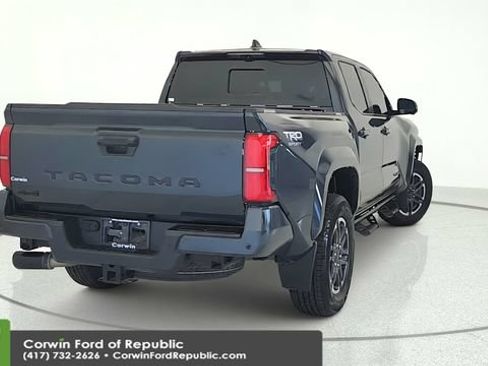 Used 2024 Toyota Tacoma TRD Sport w/ TRD Sport Premium Package AWD/4WD image 5