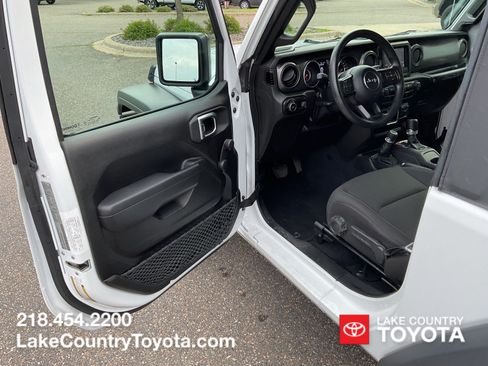 Used 2023 Jeep Wrangler Sport AWD/4WD image 14