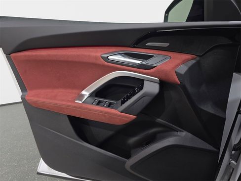 New 2025 Audi SQ5 Premium Plus image 27