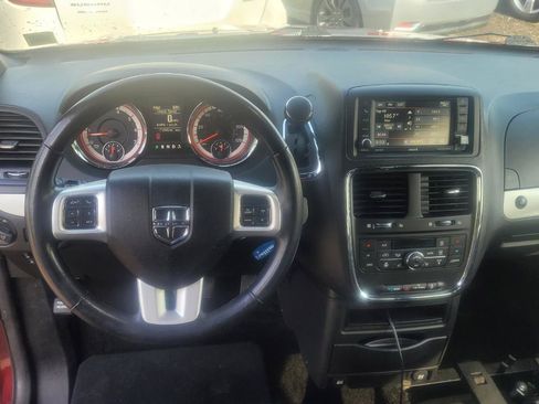 Used 2019 Dodge Grand Caravan GT FWD image 14