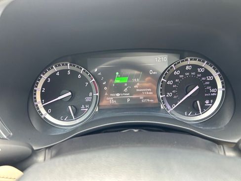 Used 2022 Toyota Highlander XLE AWD/4WD image 14