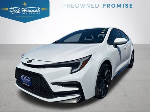 Used 2025 Toyota Corolla SE w/ Convenience Package FWD image 1