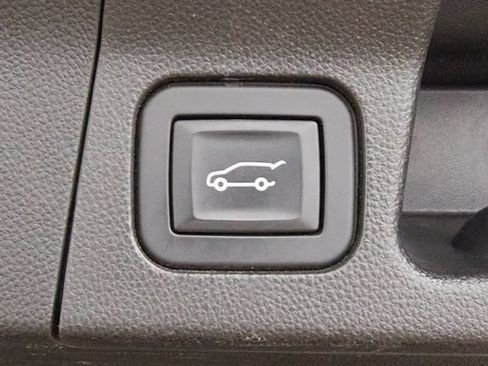 Used 2017 GMC Acadia SLT AWD/4WD image 25