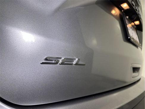 Used 2022 Ford Edge SEL image 21