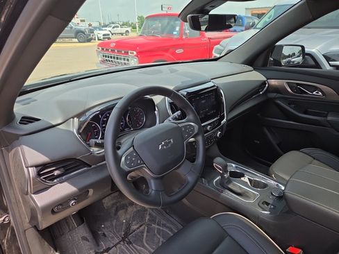 Used 2023 Chevrolet Traverse Premier w/ Redline Edition AWD/4WD image 10