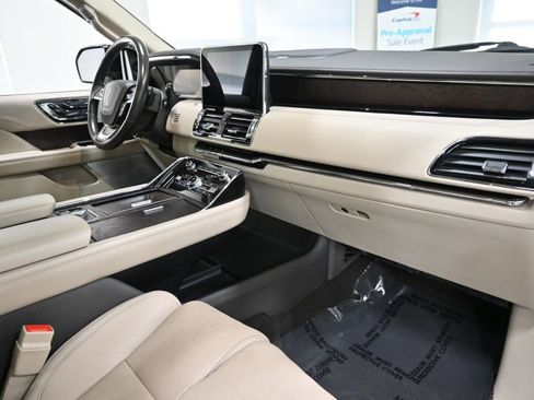 Used 2020 Lincoln Navigator Reserve w/ Luxury Package image 23