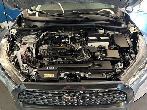 Used 2023 Toyota Corolla Cross LE AWD/4WD image 21
