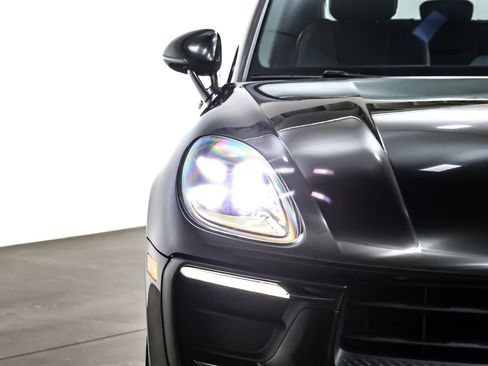 Used 2024 Porsche Macan w/ Premium Plus Package image 13