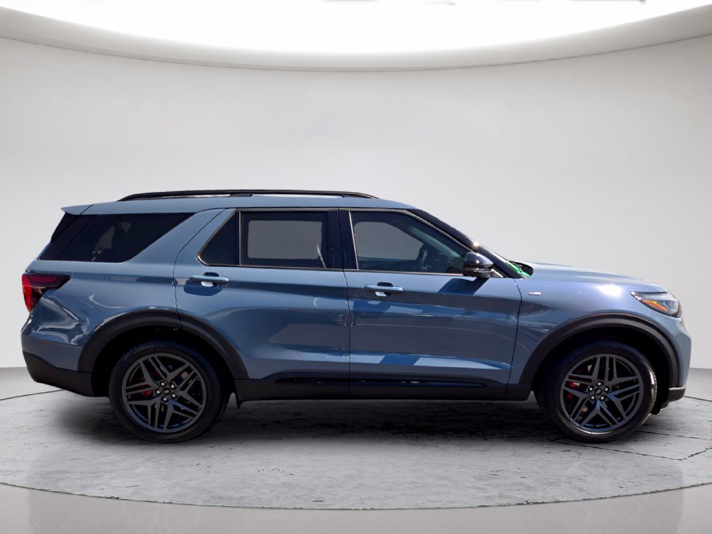 New 2027 Ford Explorer ST-Line w/ Premium Package RWD image 3
