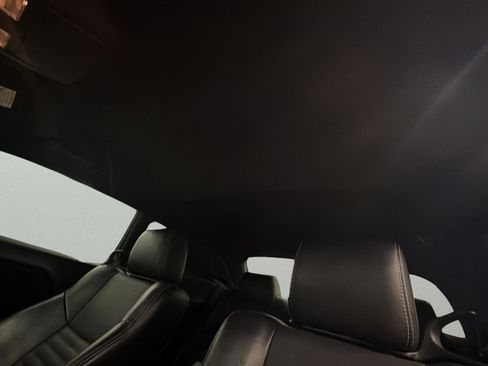 Used 2010 Dodge Challenger R/T RWD image 11