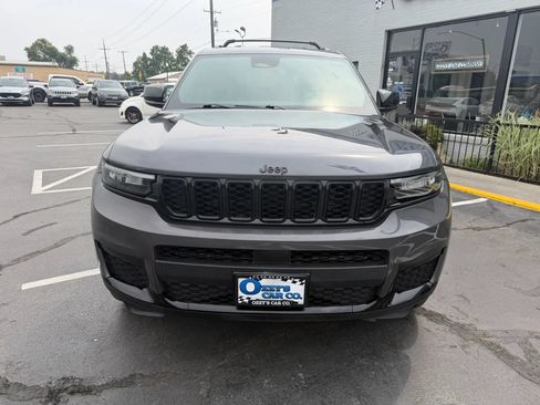 Used 2023 Jeep Grand Cherokee L Laredo AWD/4WD image 2