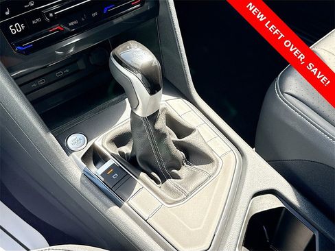 Used 2024 Volkswagen Tiguan SE R-Line image 16