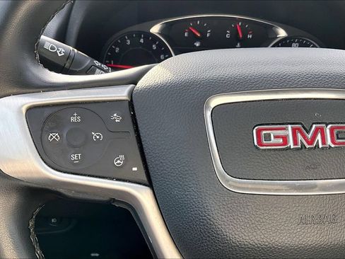 Used 2024 GMC Terrain SLT AWD/4WD image 24