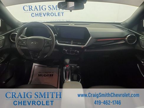 Used 2024 Chevrolet Trax RS w/ Sunroof Package FWD image 16