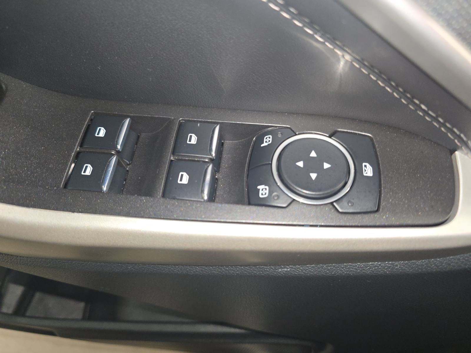 Used 2023 Ford Explorer XLT w/ Equipment Group 202A RWD image 28