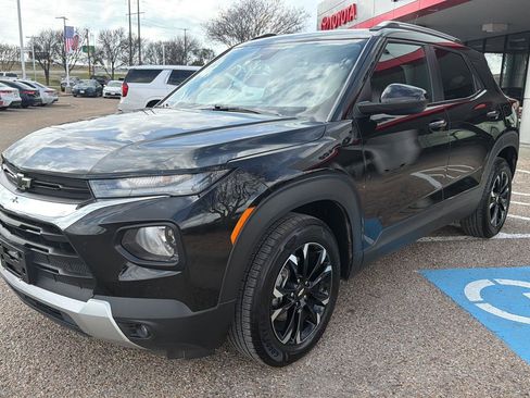 Used 2023 Chevrolet TrailBlazer LT w/ Convenience Package image 7