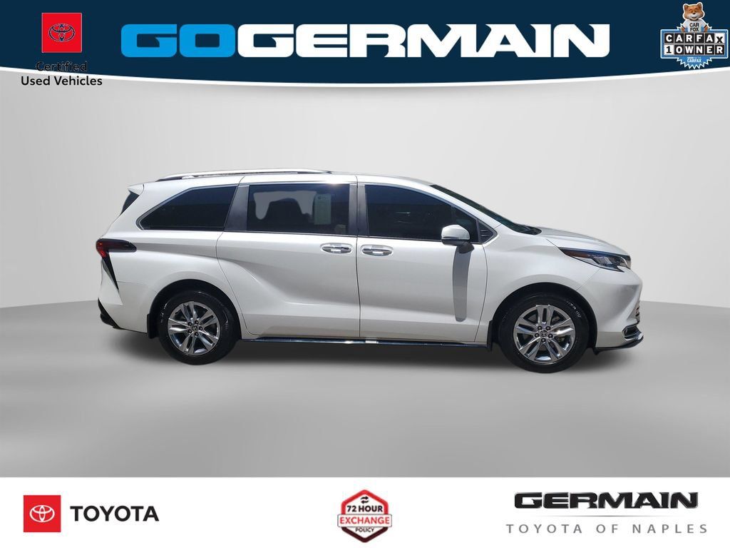 Certified 2025 Toyota Sienna Limited FWD image 7