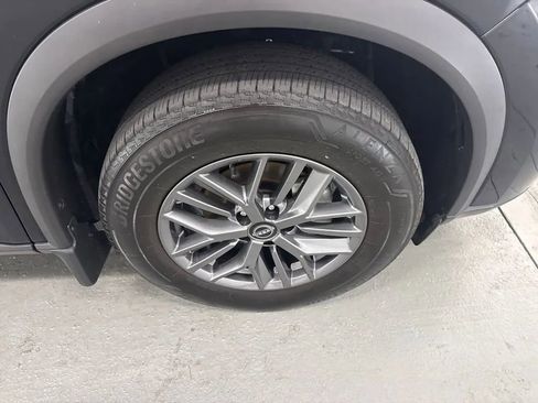 Used 2024 Nissan Rogue S FWD image 4