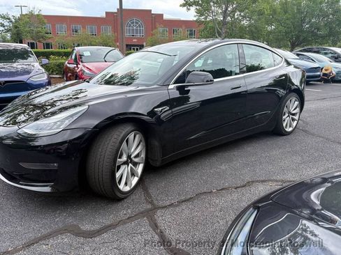 Used 2019 Tesla Model 3 Standard Range Plus RWD image 3